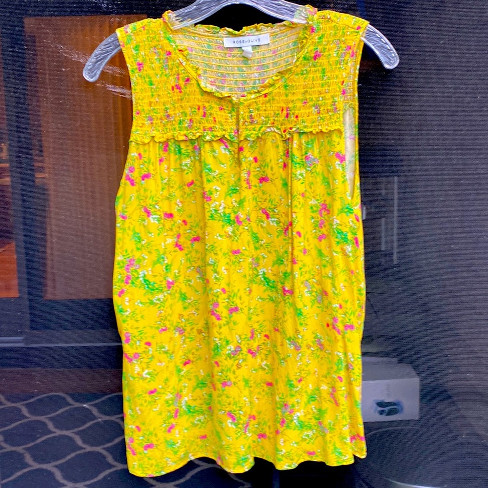 This adorable NWOT is the perfect way to start the summer